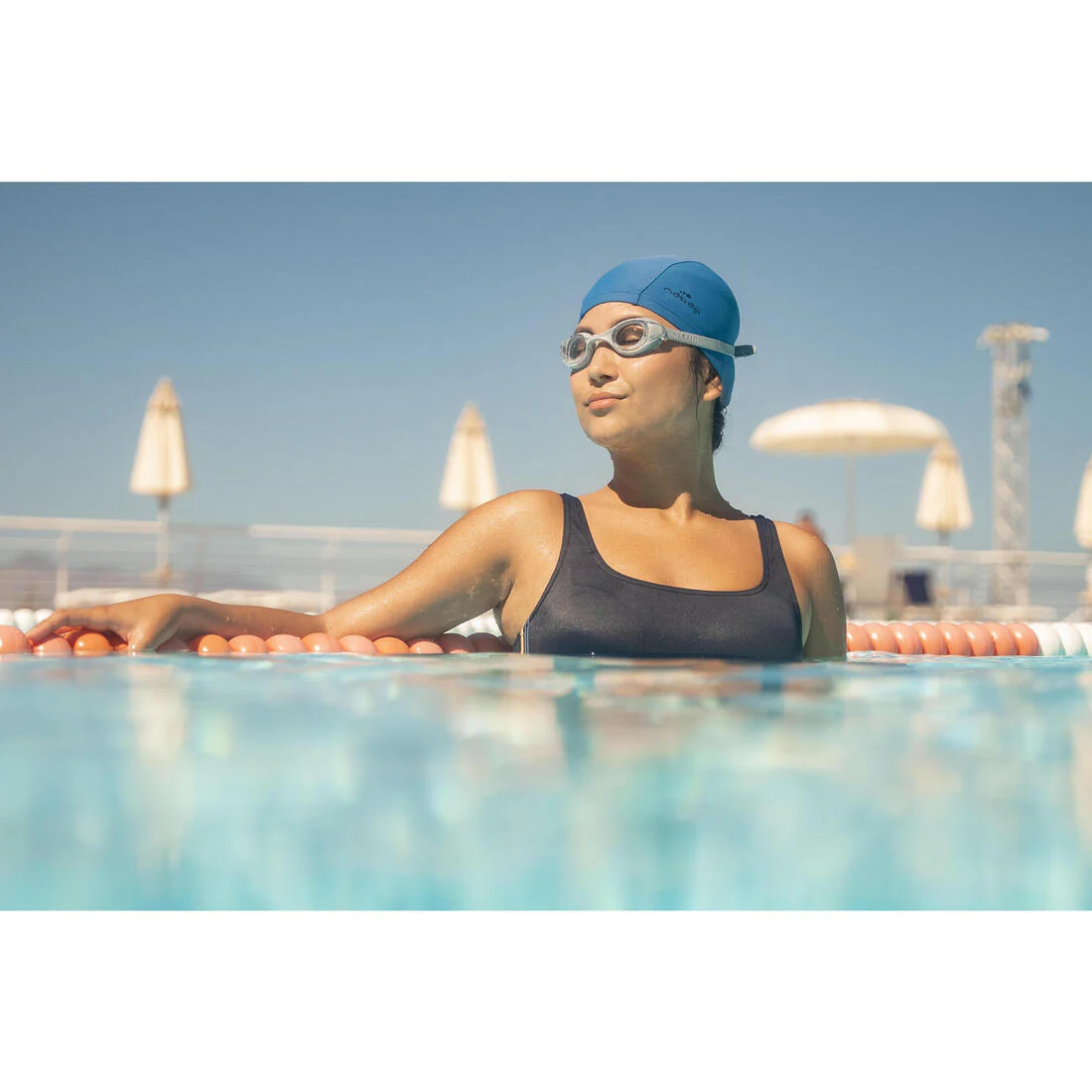 Maillot de Bain de Natation Femme 1 Pièce Jupe Heva Navy Bandes - Image 10