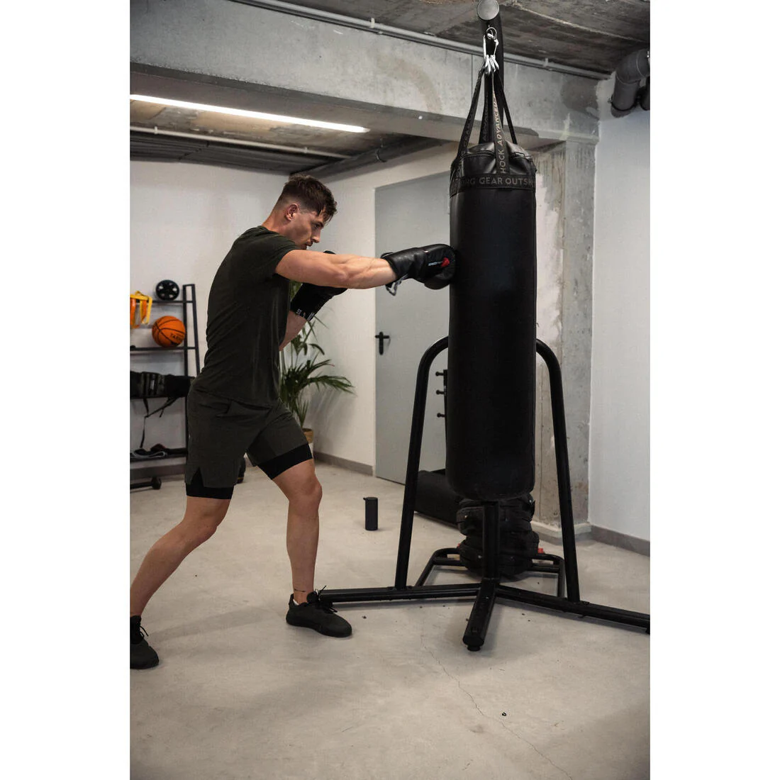 Support autoportant 900 pour sac de frappe, lestable et polyvalent - Image 9