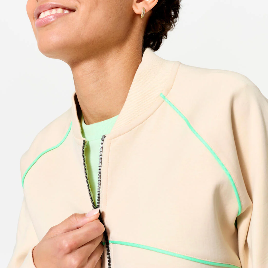 Veste bombers zipée femme, beige avec piping vert. - Image 6